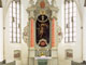 "Schwingen", zwei Objekte mit gespiegelter Ornamentik flankieren den Altar, St. Cyprian und Cornelius in Ganderkesee, 2002 (Foto: J. Fliegner)